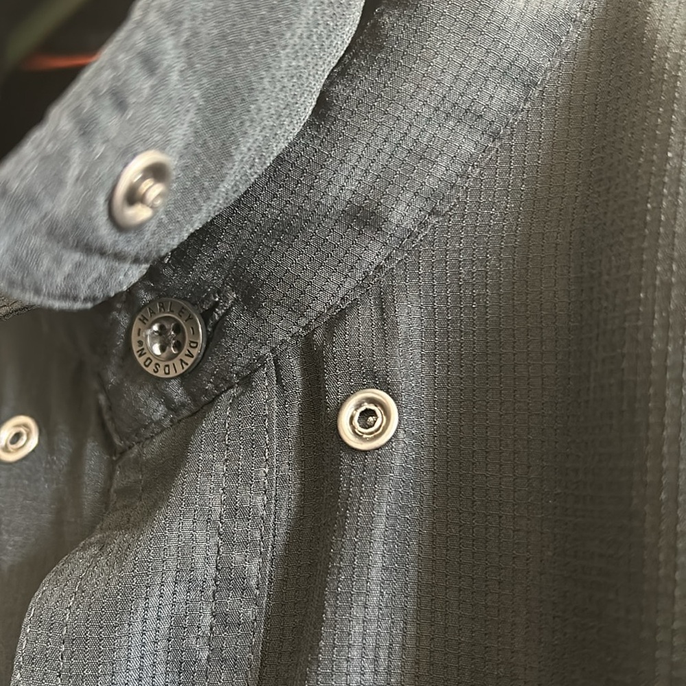 Men’s Harley Davidson Performance Short Sleeve Shirt - Picture 3 of 12